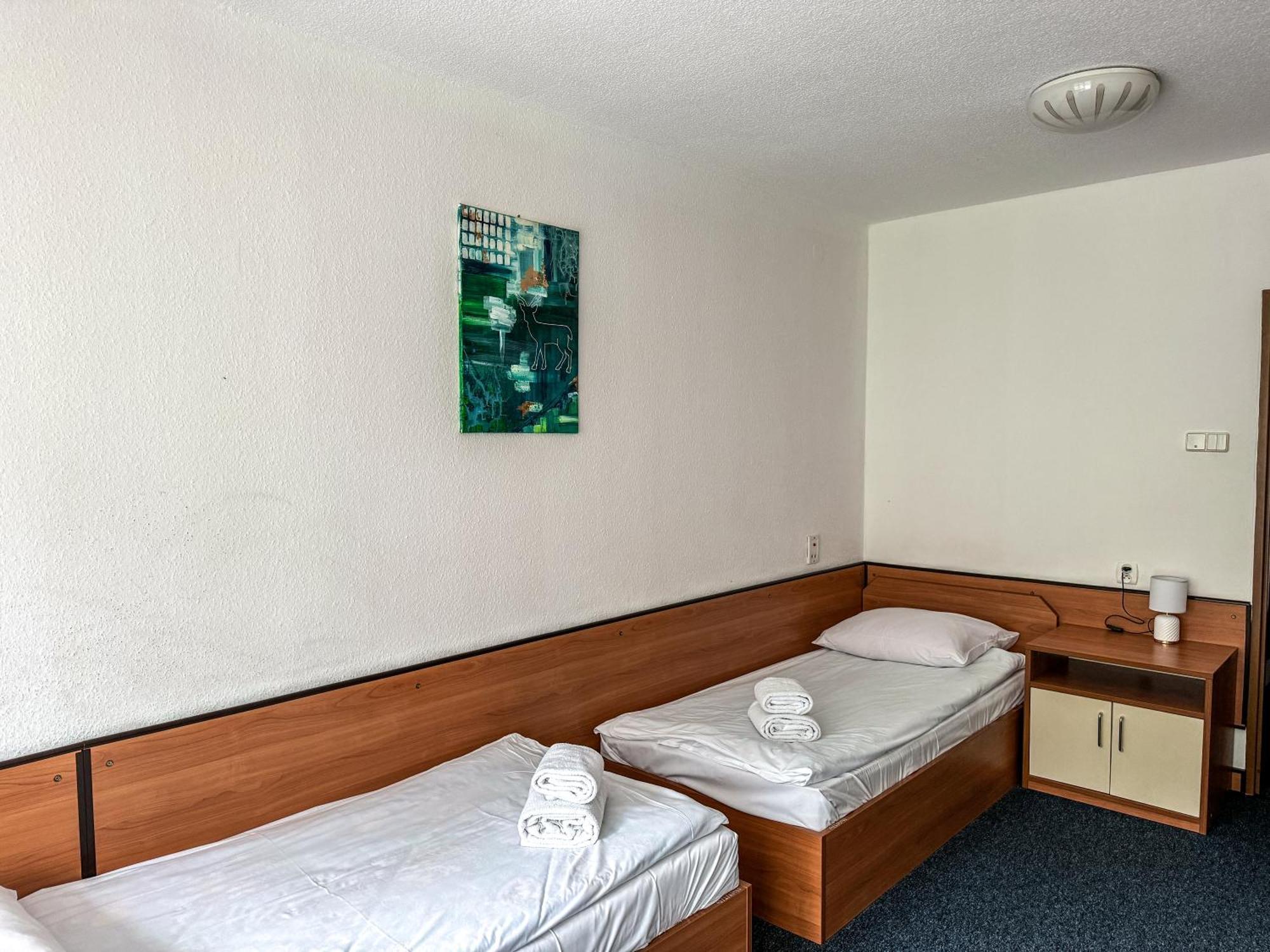 Hotel Echo Cedzyna Exteriör bild